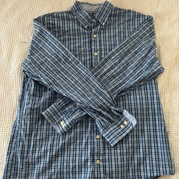 Izod Other - Izod Men's Navy and White Checkered Shirt